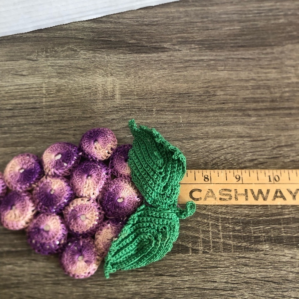 Vtg Handmade Crochet Grapes Trivet - Picture 8 of 10